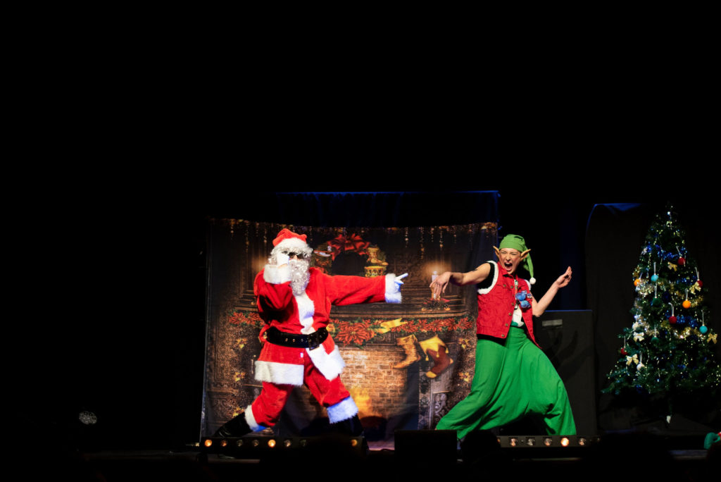 photo spectacle de Noël Le Lutin grognon